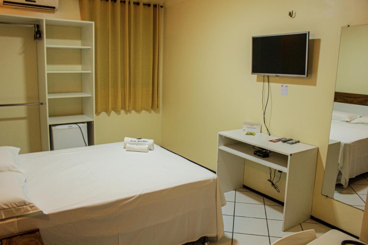 Hotel Monólitos 2*
