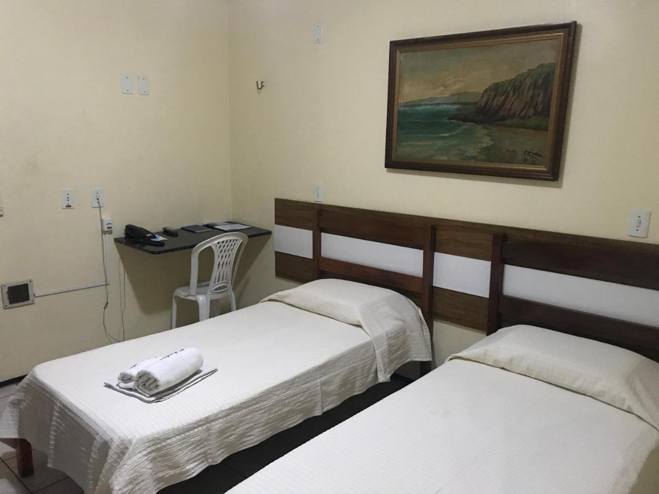 Hotel Monólitos 2*