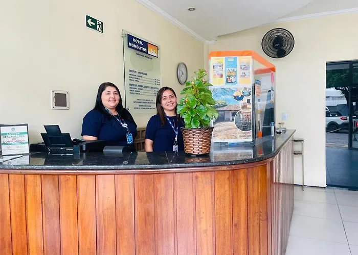 Hotel Monólitos